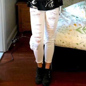 Forever 21 Destroyed Crop Jeggings